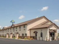 Days Inn Le Roy/Bloomington Southeast 2*