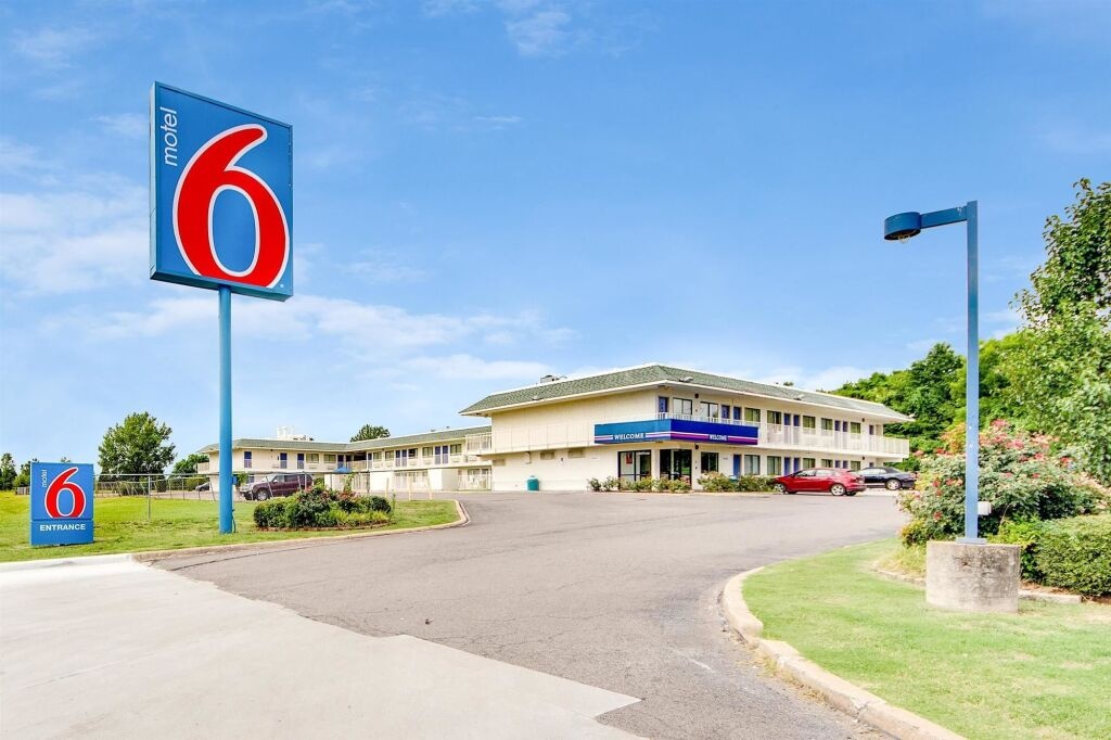 Motel 6 Muskogee 2*