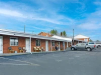 Knob Hill Motor Lodge 