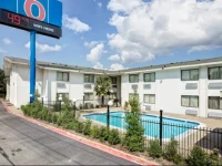 Motel 6 Dallas - South 
