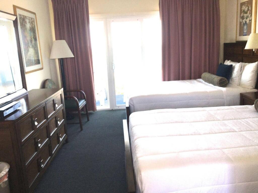 Ocean Surf Resort 