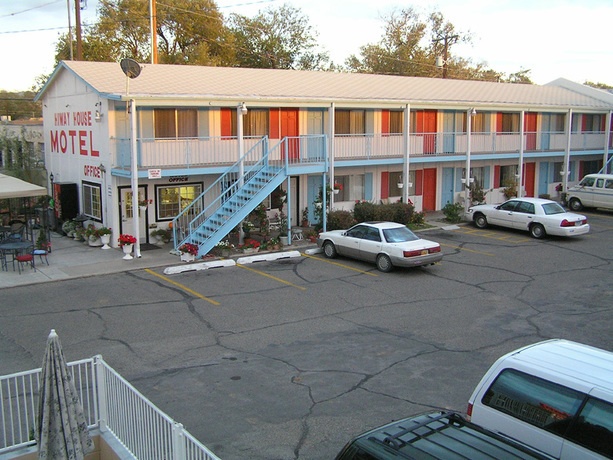 Hiway House Motel 