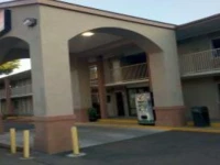 Amberly Courtyard Inn and Suites 