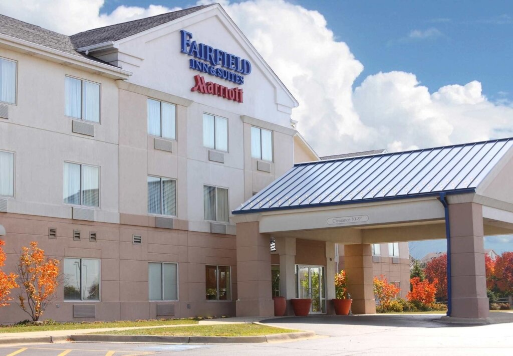 Fairfield Inn and Suites by Marriott St Charles 