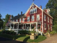 The Lake House at Ferry Point 4*