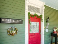 Holly House of Hamilton 2*