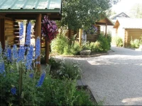 Log Cabin Motel 2*