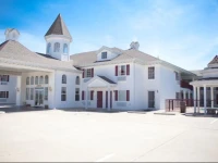Osage Village Inn 