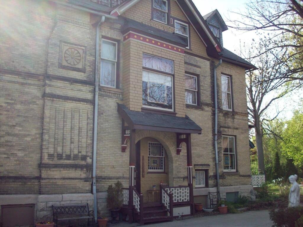 Manderley Bed and Breakfast 