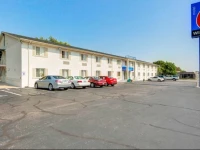 Motel 6 Wichita East 