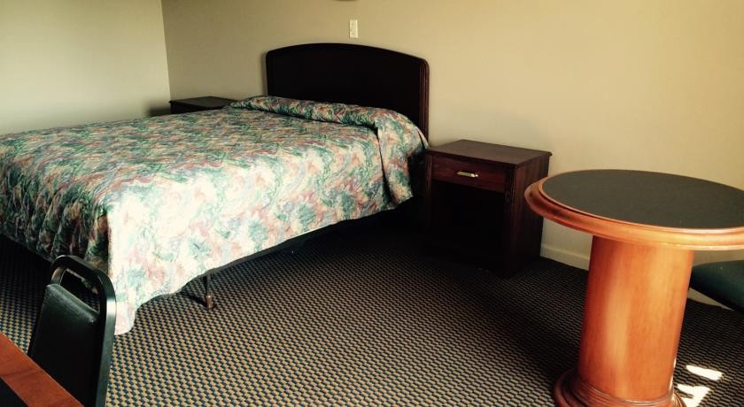 Lewis & Clark Motor Lodge 