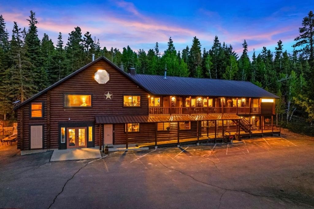 Duck Creek Village Inn 