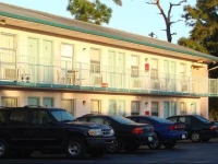 Palm Lakefront Resort and Hostel 