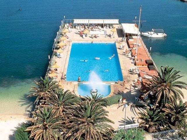 Daina Apartments 3*