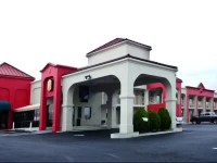 Super 8 McDonough 2*