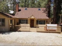 RedAwning Bear Hut 