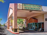 Canyon Plaza Premier Studio and Apartments 