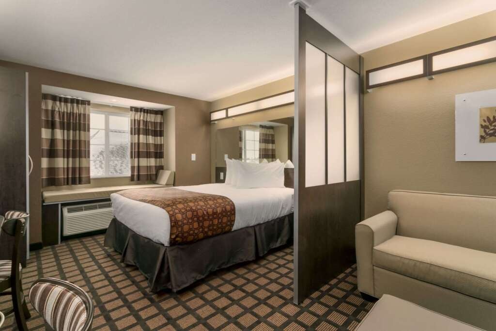 Microtel Inn And Suites Minot 