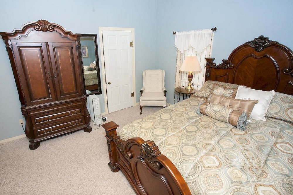 Lady on the Lake Bed and Breakfast 