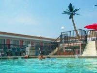 Surfcomber Motel 