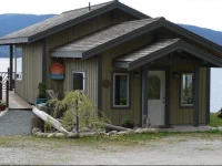 The Getaway Waterfront Cottage 