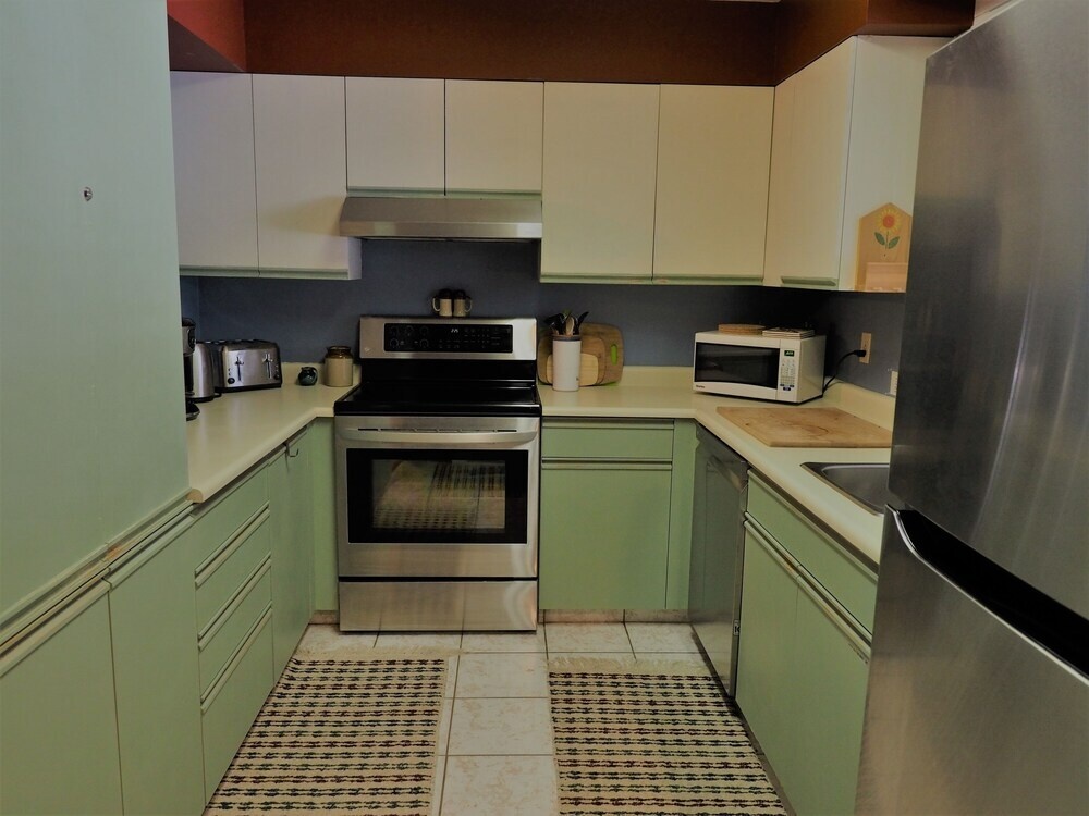 Holiday Hide Away 1 