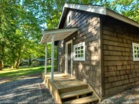 Sunwolf Riverside Cabins 
