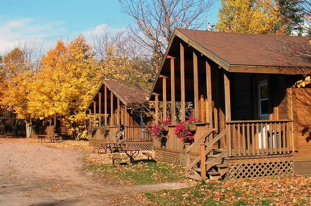 Ingonish Chalets 