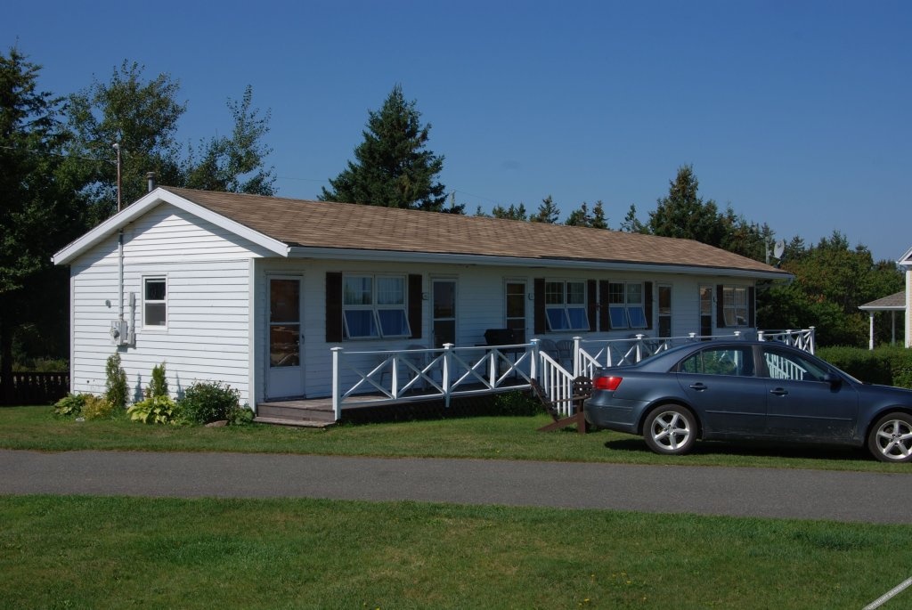 Shining Waters Cottages 