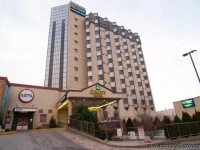 Emerald Crown Hotel 