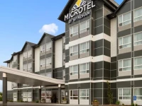 Microtel Inn & Suites by Wyndham Lloydminster 2*