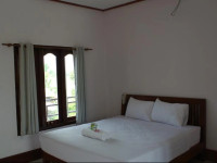 Mama Leurth Sunset Guesthouse