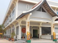 Three Sisters Resort 
