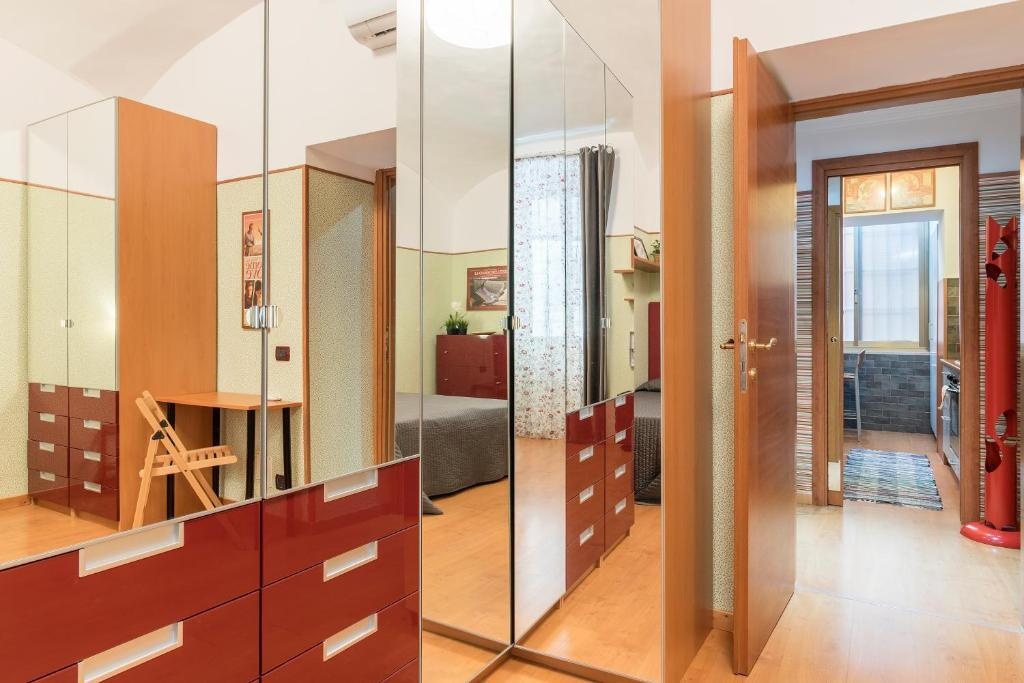 Mirror House 