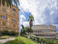 Colosseum Corner 