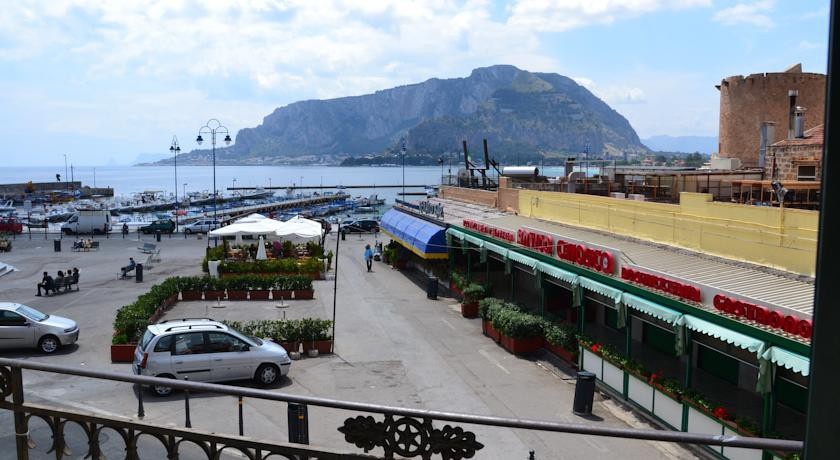 Mondello Holidays 
