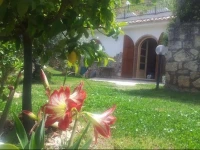Charming and romantic refuge with secret garden 