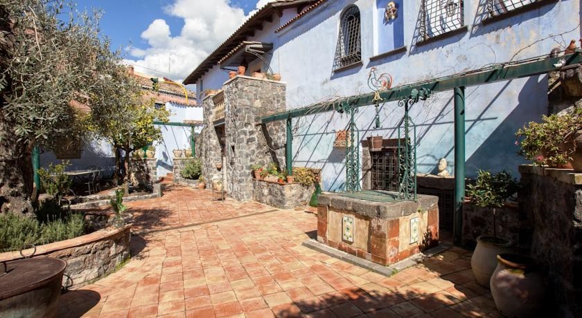 Cortile DellEtna 