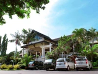 Lombok Raya 3*