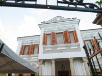 Life Gallery Hotel