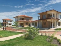 Lighthouse Apartments and Villas 