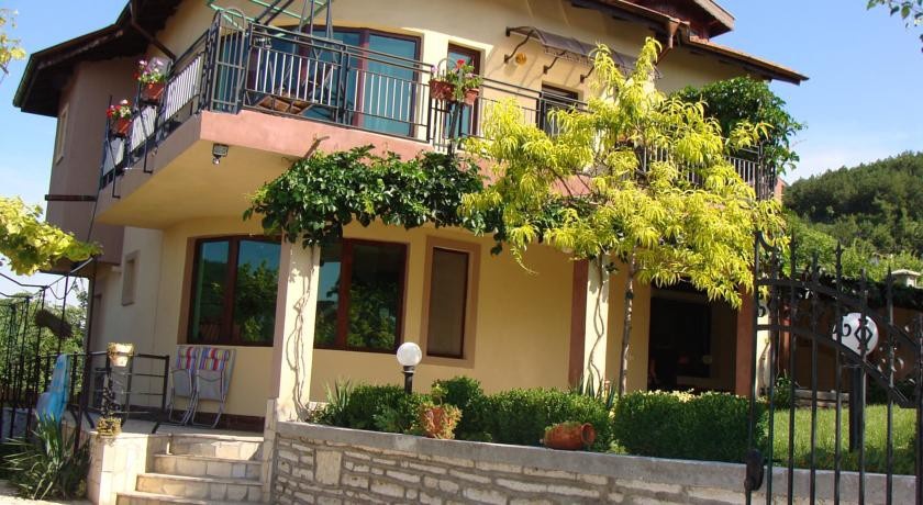 Vila Zlatevi 