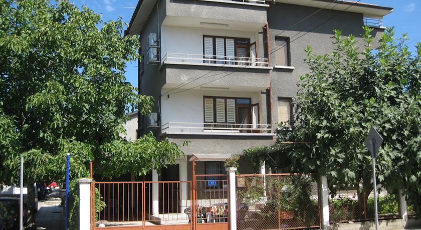 Ve-Ga Apartments 