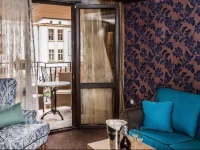 8 1/2 Art Guest House 