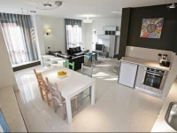 Trendy & Deluxe Apartment 