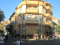 Hristovi Apartments & Studios 