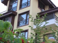 Villa Milagro Apartments 