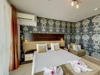 Briz Beach Aparthotel 