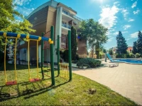 Golden Fort Apartments 