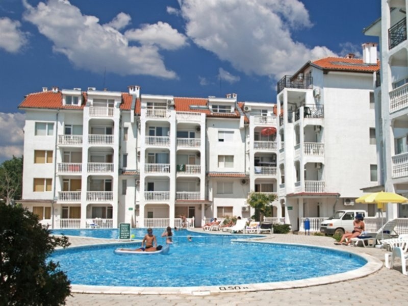 Bravo 5 Holiday Apartments 